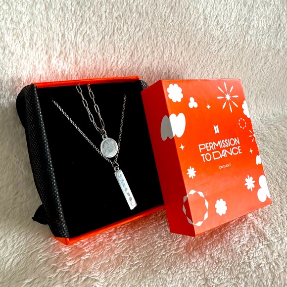 BTS Permission to Dance On Stage Necklace (with box) - Picture 4 of 7